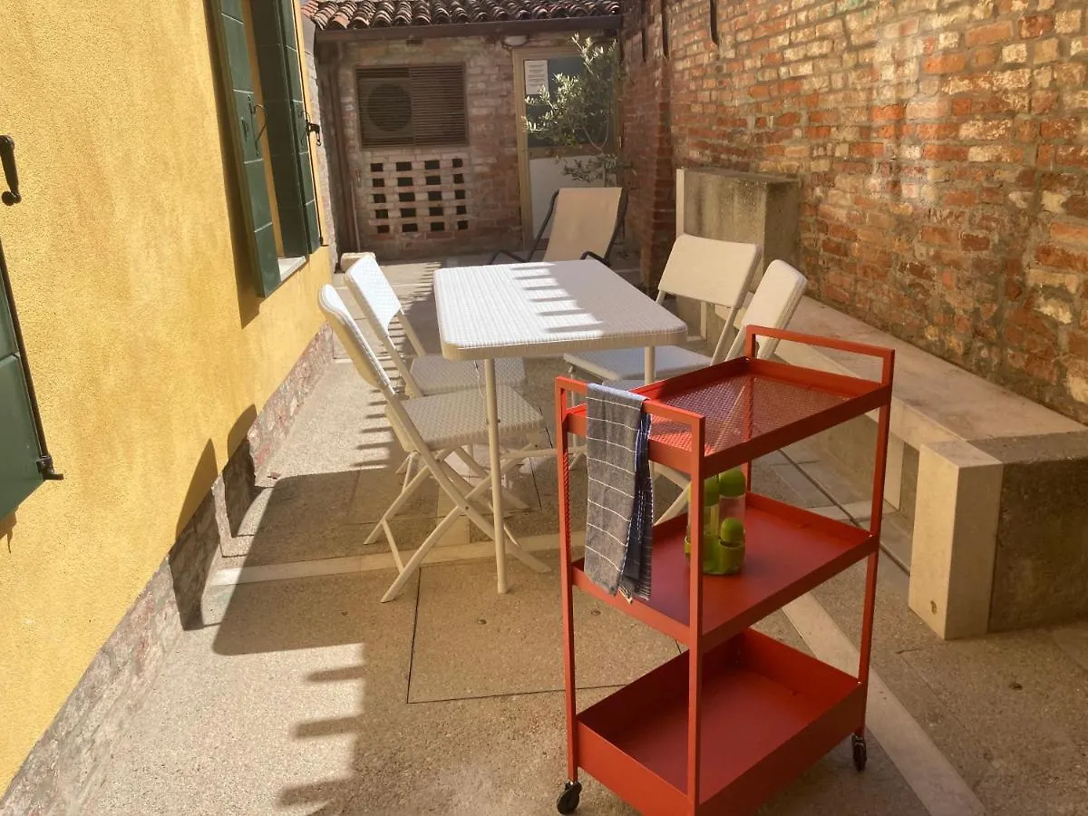 Appartamento Tre Archi Con Corte Privata Venice Apartment